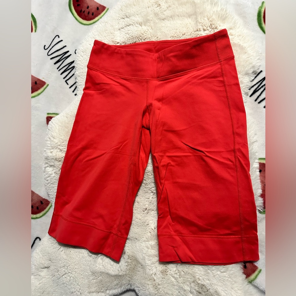 Lululemon wide leg bermuda style shorts. 🩳